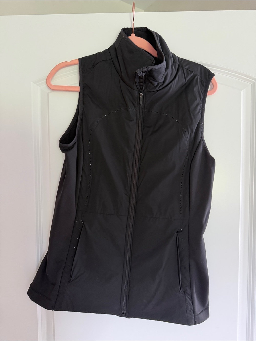 Lululemon Women's Black Sleeveless Zip-Front Vest